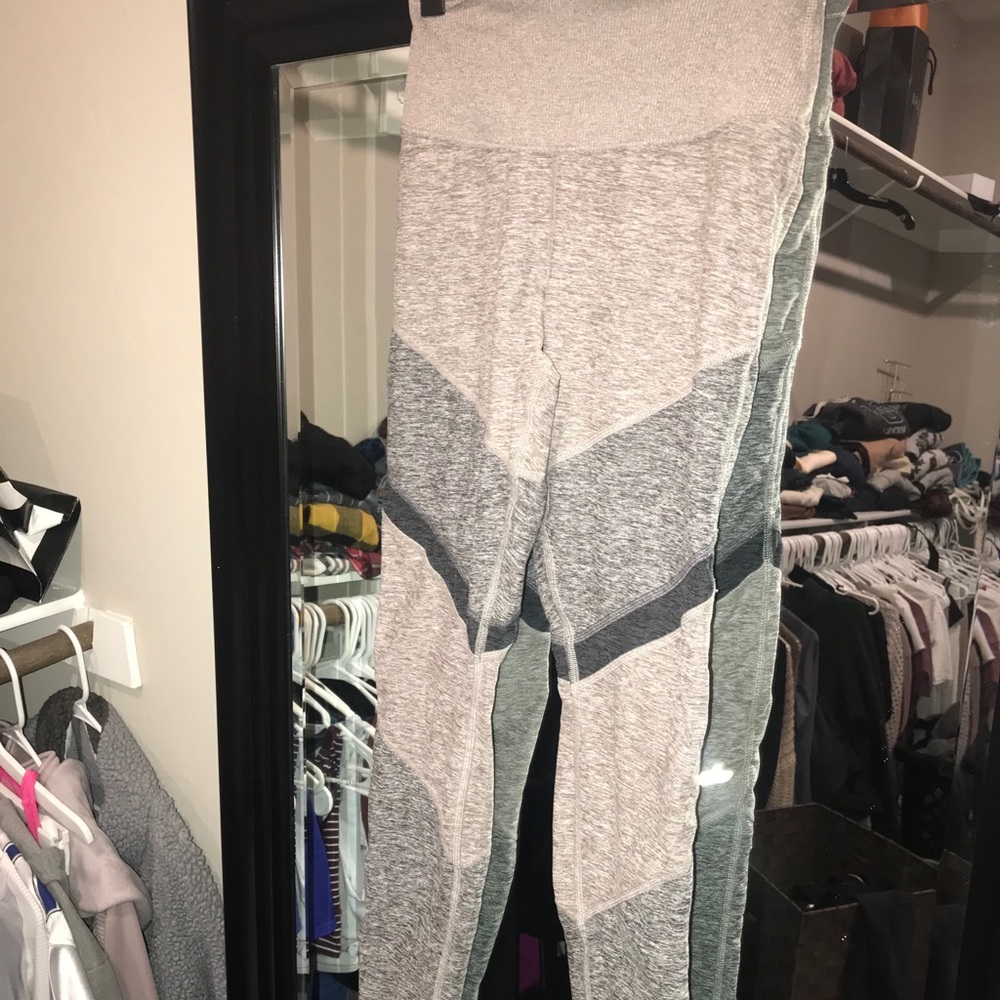 Alo Yoga soft leggings